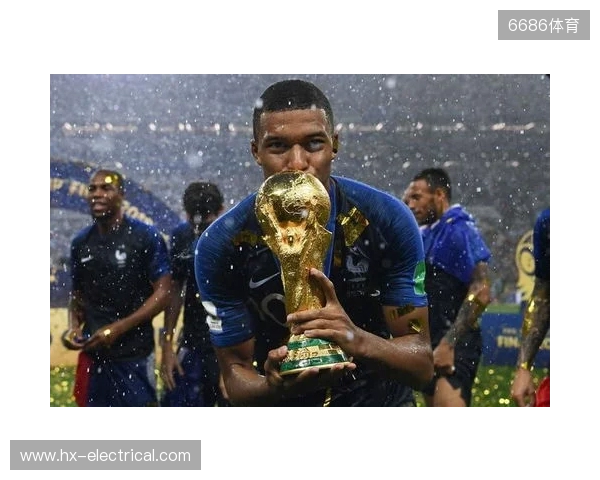 懂球帝2025年10月足坛MVP：姆巴佩蝉联！